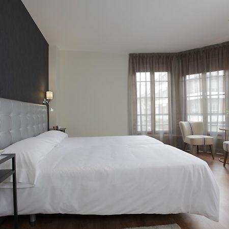 Hotel Rosal Овьедо Экстерьер фото