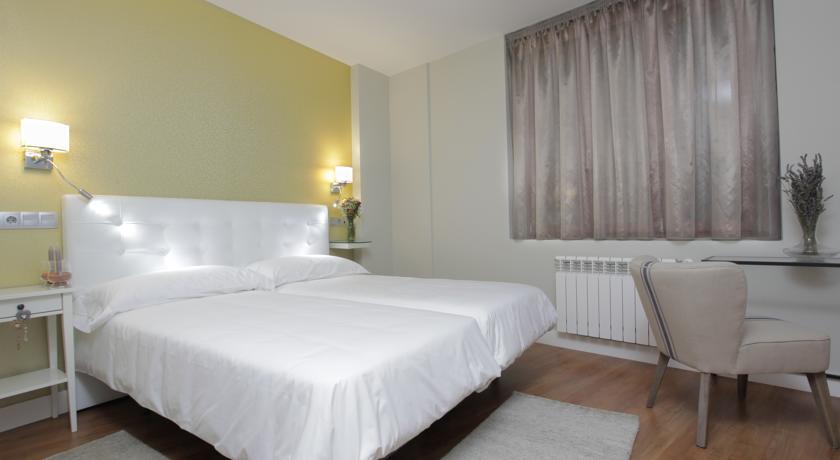 Hotel Rosal Овьедо Экстерьер фото