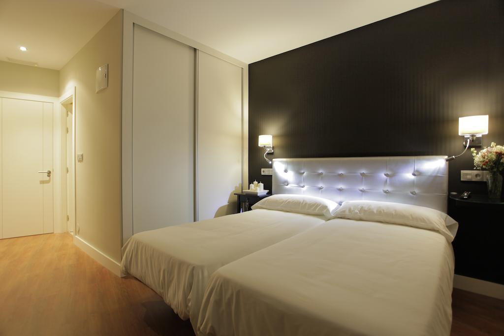 Hotel Rosal Овьедо Экстерьер фото