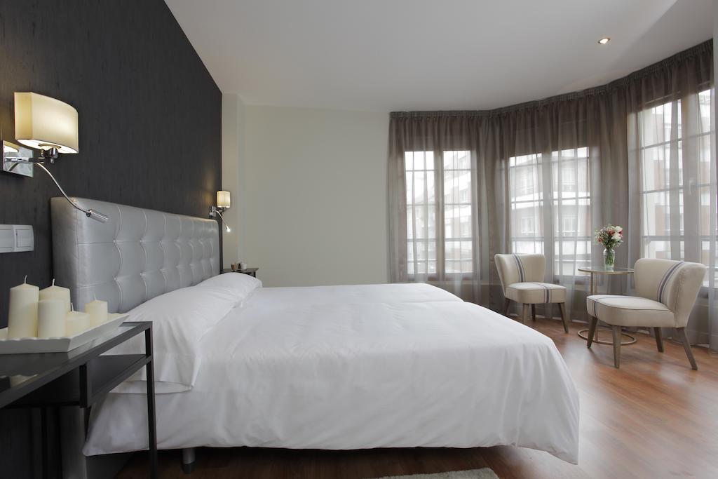Hotel Rosal Овьедо Экстерьер фото