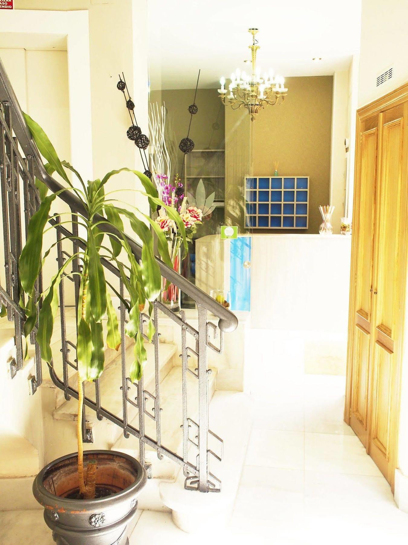 Hotel Rosal Овьедо Экстерьер фото